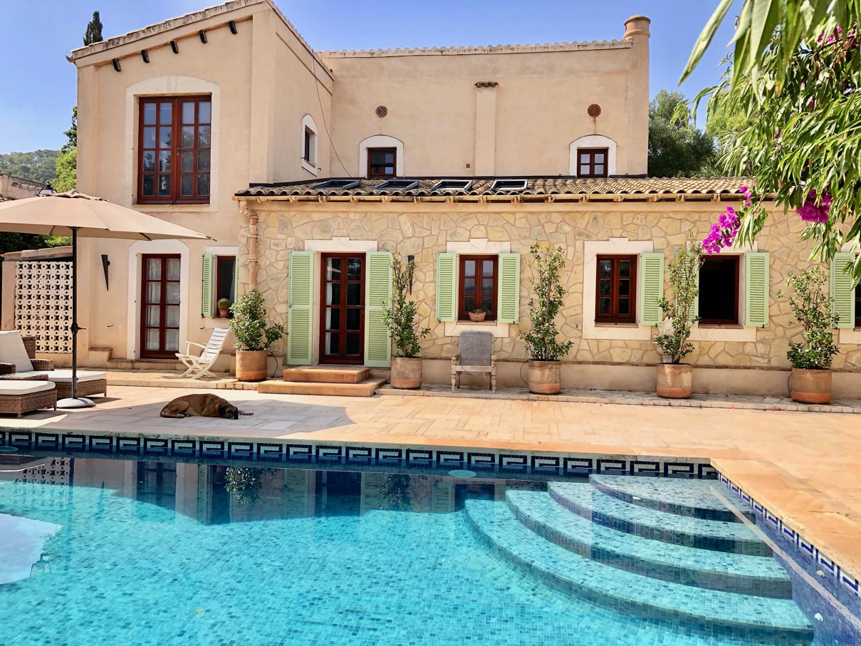 Exceptional finca near the port with pool and beautiful garden
