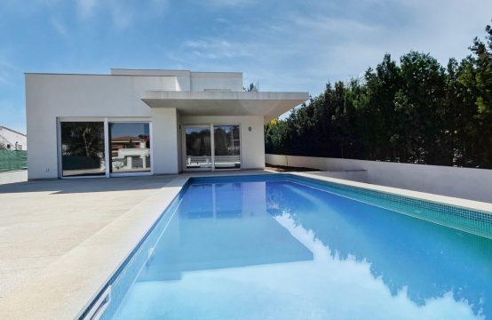 Port Adriano: brand new &#8211; newly built villa with pool