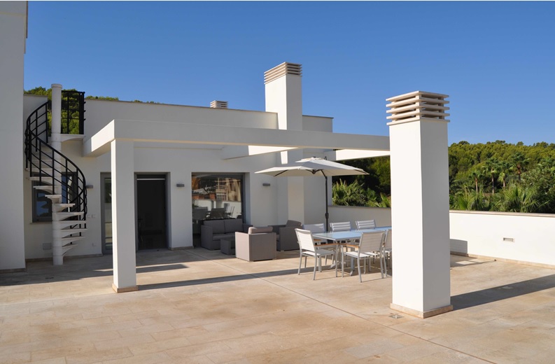 Paguera: Moderne Penthouse-Wohnung mit großer Terrasse fußläufig zum Strand
