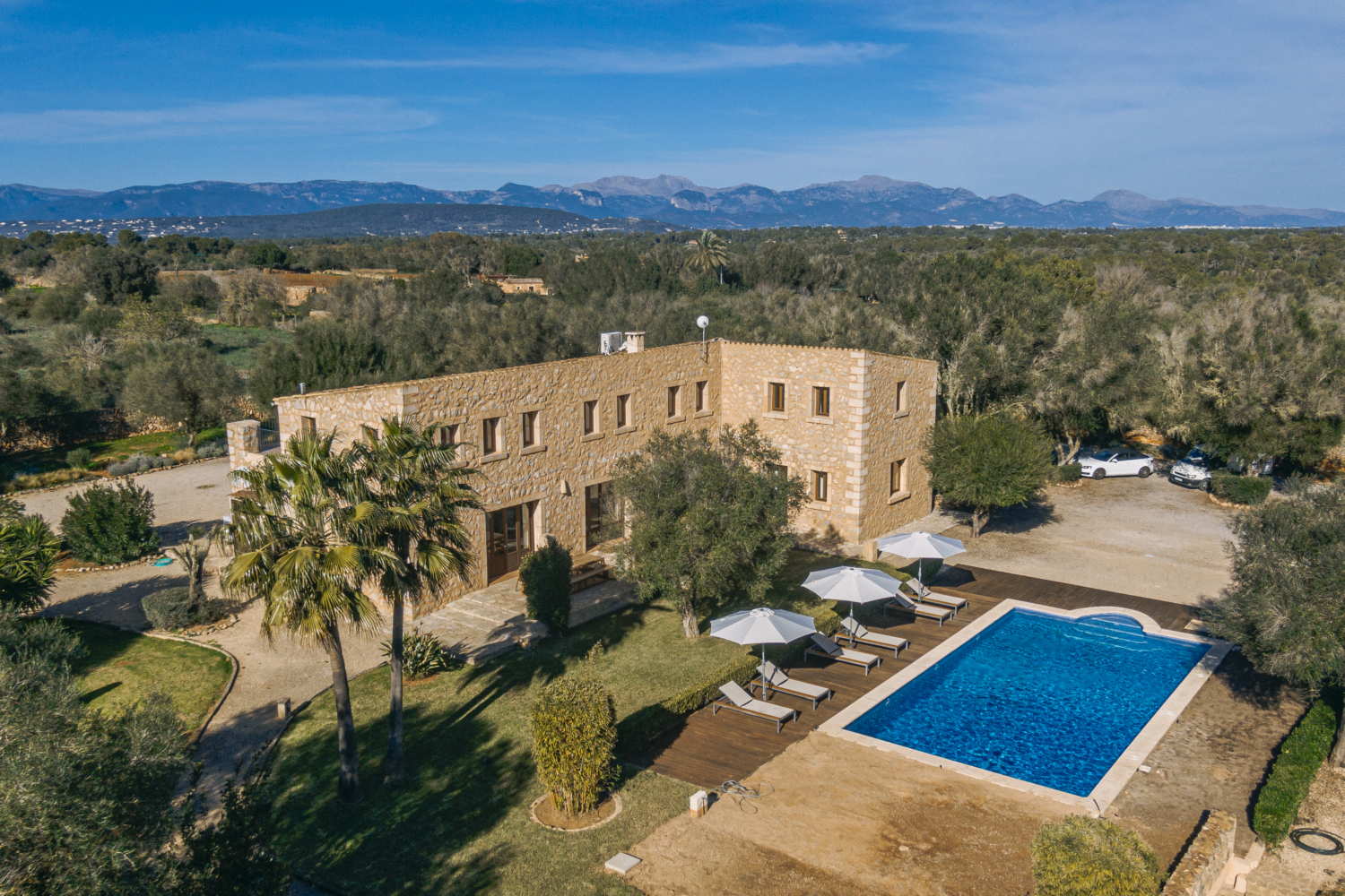 Algaida: Beautiful finca with holiday rental license and pool