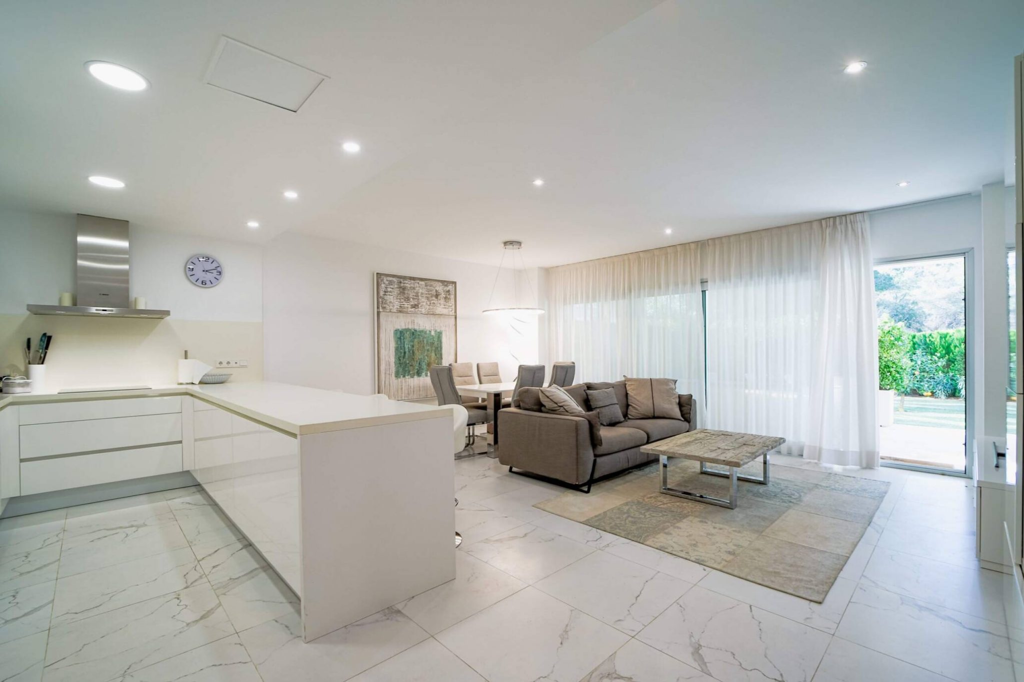 Nova Santa Ponsa: luxury apartment with large garden